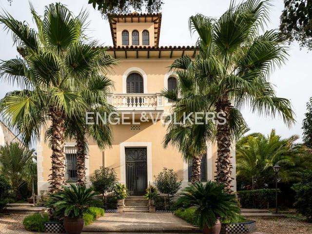 Casa en venta en Sant Vicenç dels Horts. Propiedad exclusiva con historia Torre Orris. Casas Sant Vicenç dels.