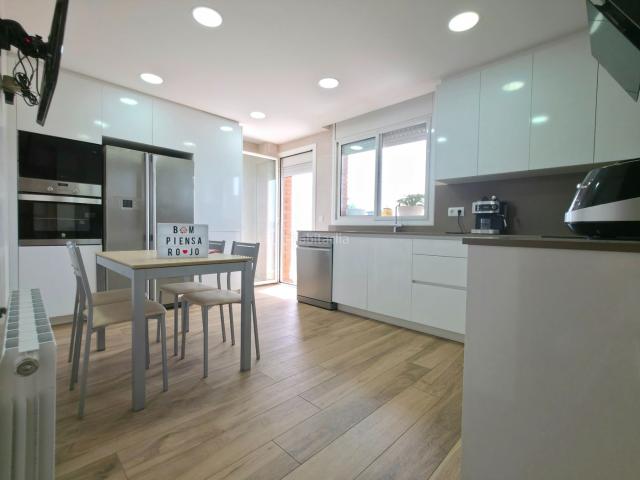 Casa en venta en Sant Vicenç dels Horts. RED FAM VIEWS SOL, VISTAS, ESPACIO Y PRIVACIDAD. Casas Sant Vicenç dels.