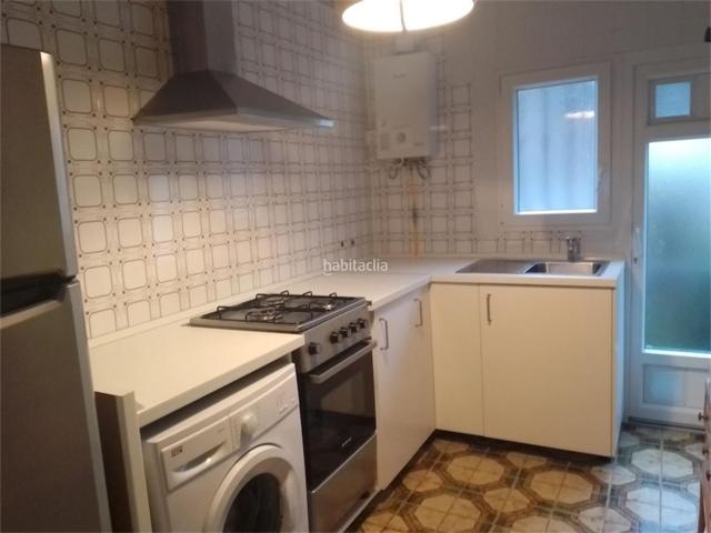 Casa en venta en Santa María del Tiétar. Santa María del Tiétar Calle Tomillar. Casas Santa María del.