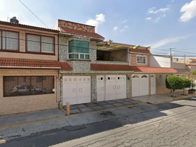 Casa en venta en Santa María Tulpetlac, Ecatepec de Morelos, México