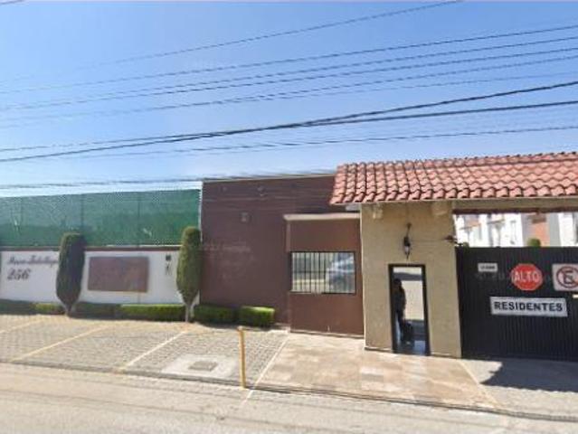 Casa en venta en Santa Maria Totoltepec, Toluca, México