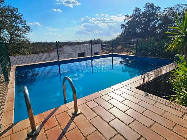 Casa en venta en Santa Olalla del Cala. Finca de 100 has. de dehesa con dos casas rurales. Casas Santa Olalla del.