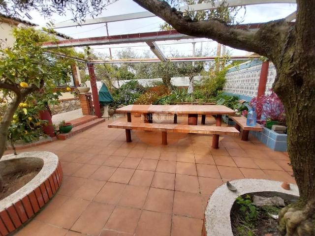 Casa en venta en Santa Oliva. Casa en venta en Les Pedreres, 4 dormitorios. Casas Santa.