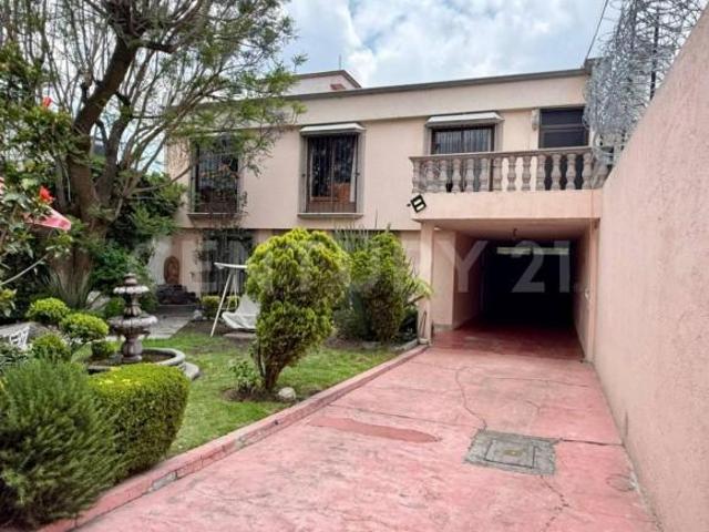 Casa en Venta en Santa Ana Tlapaltitlán, Toluca, Estado de México