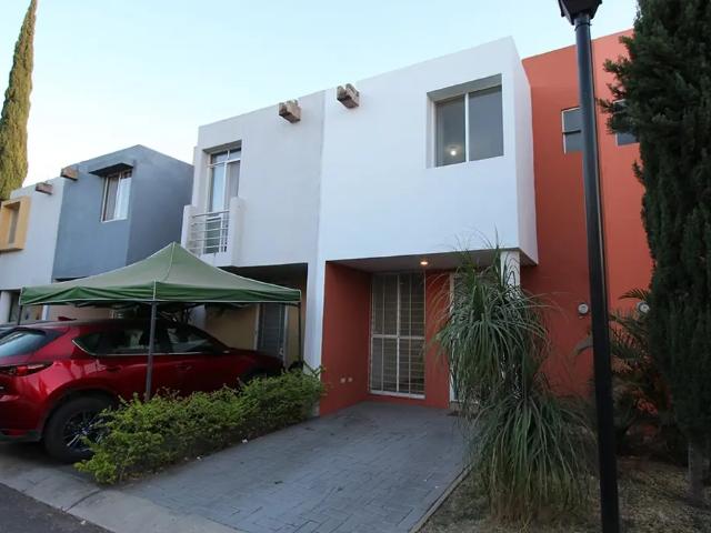 Casa en venta en Santa Anita, Tlajomulco de Zúñiga, Jalisco