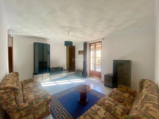 Casa en venta en Santa Bàrbara. Gran casa de pueblo a dos calles en el centro. Casas Santa.