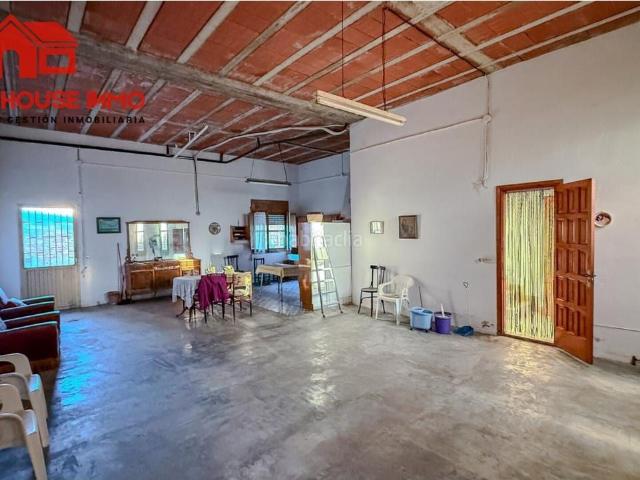 Casa en venta en Santa Bàrbara. Venta de Casa con patio y amplia parcela en Santa Bàrbara. Casas Santa.