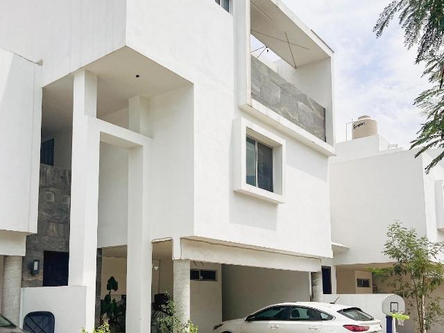 Casa en venta en Santa Catarina