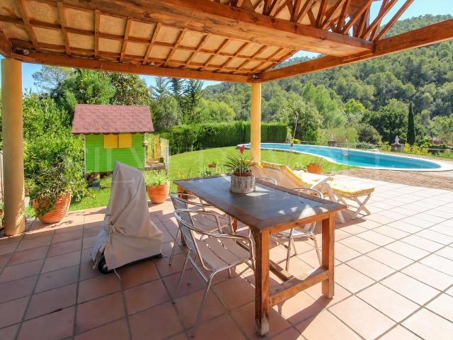 Casa en venta en Santa Coloma de Cervelló. TRIPLE ESENCIA. Casas Santa Coloma de.