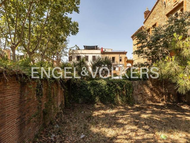 Casa en venta en Santa Coloma de Cervelló. Engel Völkers presenta una pieza histórica única en el corazón de la Colonia Güell. Casas Santa Coloma de.