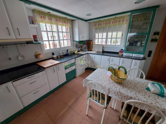 Casa en venta en Santa Coloma de Cervelló. Gran casa con increíbles vistas. Casas Santa Coloma de.