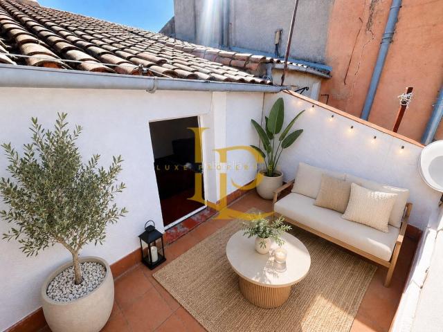Casa en venta en Santa Coloma de Farners. CASA DE 5 HABITACIONES CON TERRENO EN VENTA EN SANTA COLOMA DE FARNERS. Casas Santa Coloma de.