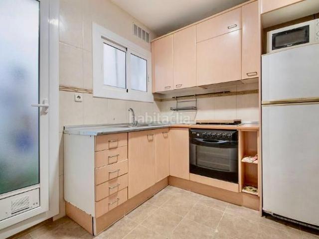 Casa en venta en Santa Coloma de Gramenet, Fondo. CASA CON TERRAZA. Casas Santa Coloma de.
