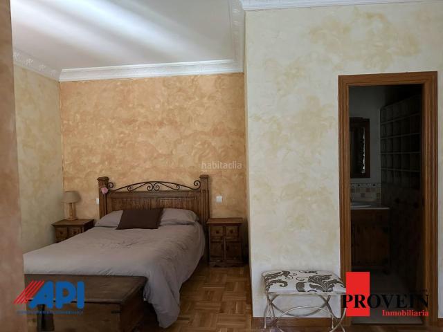 Casa en venta en Santa Cruz del Retamar. Gran casa independiente con 6 dormitorios, vivienda anexa y 366 m² construidos. Casas Santa Cruz del.