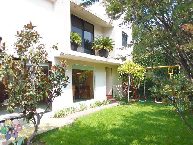 Casa en venta en Santa Cruz Xochitepec, Xochimilco, Ciudad de México