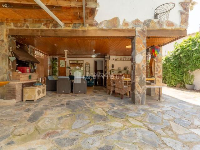 Casa en venta en Santa Eulàlia de Ronçana. Casa en Santa Eulàlia de Ronçana con piscina. Casas Santa Eulàlia de.