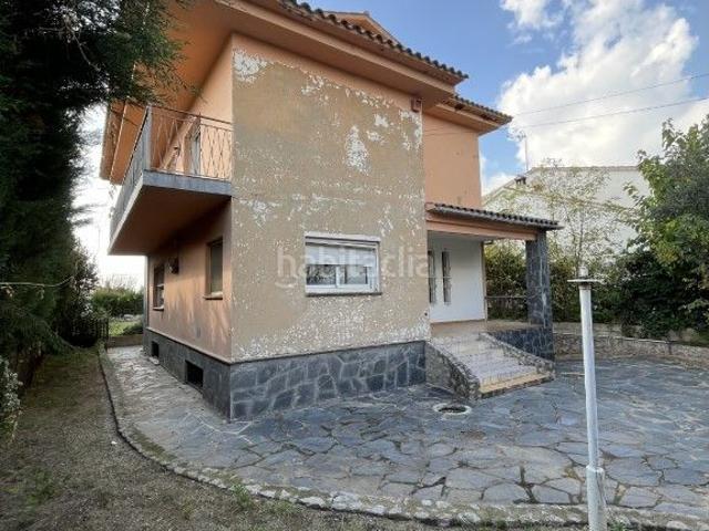 Casa en venta en Santa Eulàlia de Ronçana. Casa 4 habitaciones, Triplex Venta Santa Eulàlia de Ronçana. Casas Santa Eulàlia de.
