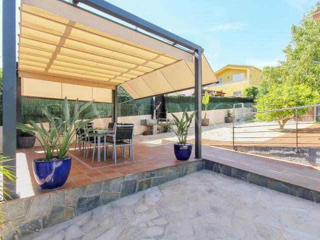 Casa en venta en Santa Eulàlia de Ronçana. RINCÓN NATURAL. Casas Santa Eulàlia de.