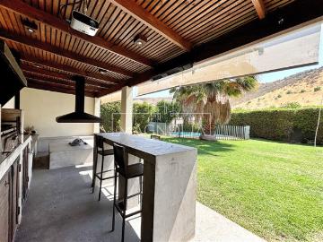 Casa en Venta en LINDA CASA CON MODERNO QUINCHO Y PISCINA EN SANTA ELENA, CHICUREO