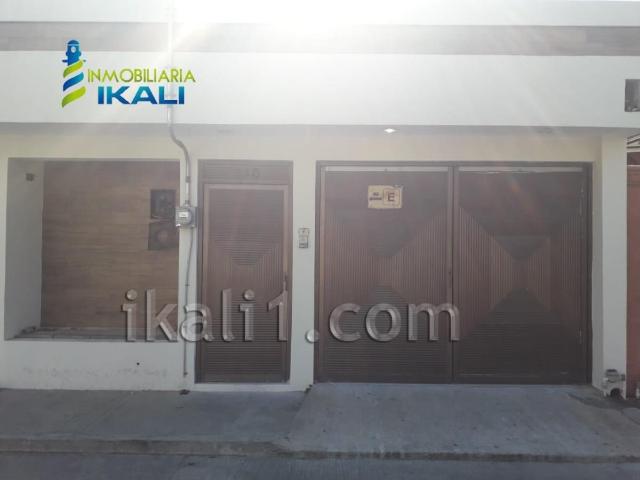 Casa en venta en Santa Elena, Poza Rica de Hidalgo, Veracruz de Ignacio de la Llave