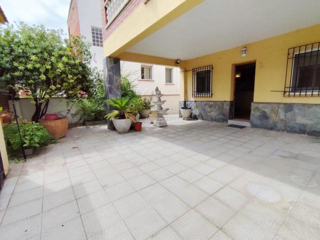 Casa en venta en Santa Perpètua de Mogoda. Casa unifamiliar independiente en La Florida. Casas Santa Perpètua de.