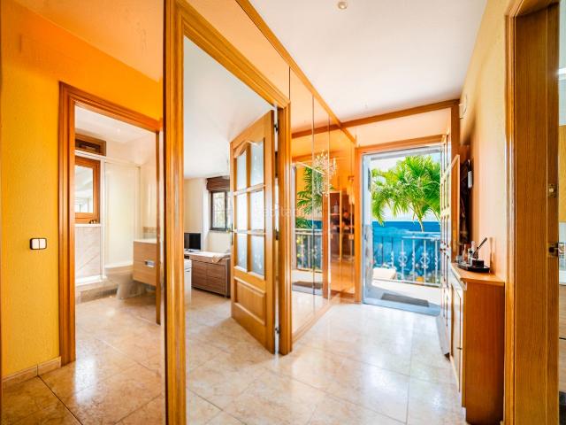 Casa en venta en Santa Perpètua de Mogoda. COLOR of LOVE. Casas Santa Perpètua de.