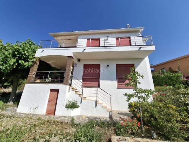 Casa en venta en Santa Susanna. Casa amb vistes panoràmiques a Santa Susanna Zona residencial tranquillaEs ven espectacular casa aïllada de quatre vents a Santa. Casas Santa.