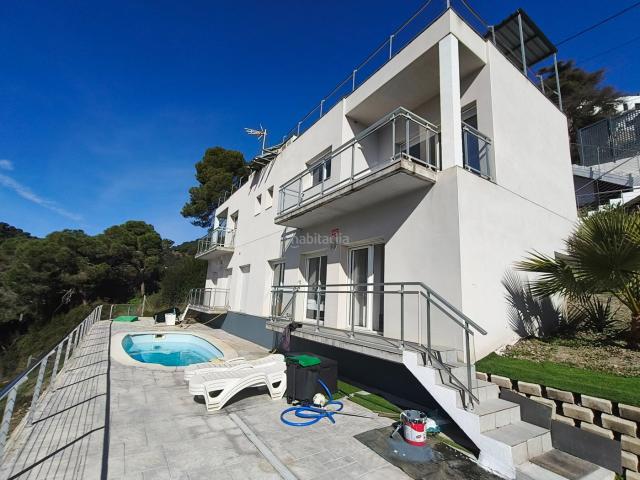 Casa en venta en Santa Susanna. ¡EXCLUSIVA! DOS CASAS ADOSADAS CON LICENCIA TURÍSTICA Y VISTAS AL MAR. Casas Santa.