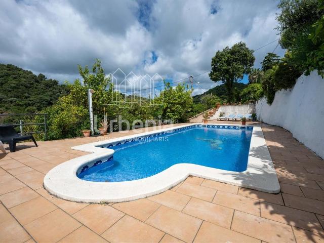 Casa en venta en Santa Susanna. Impresionante Chalet con Vistas Espectaculares en Santa Susanna. Casas Santa.