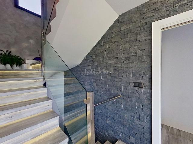 Casa en venta en Santander, Alisal San Román. Casa o chalet independiente en Calle la Llanilla, Santander. Casas.
