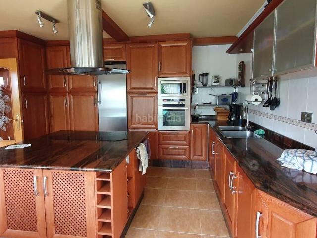 Casa en venta en Santander, Alisal San Román. Chalet independiente en Adarzo con finca de 1.000m2. Casas.