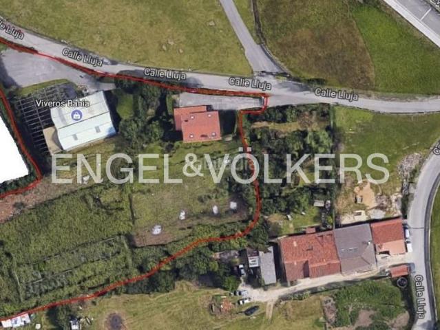 Casa en venta en Santander, Alisal San Román. Exclusiva casa con terraza, gran terreno y excelentes vistas en Santander. Casas.