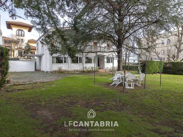 Casa en venta en Santander, El Sardinero. Chalet en Sardinero, zona Pérez Galdós. Casas.