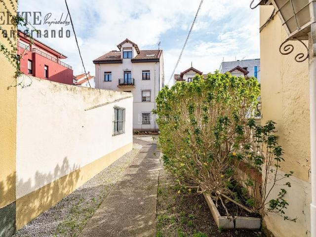 Casa en venta en Santander, El Sardinero. Exclusiva propiedad en El Sardinero Un proyecto único junto al mar. Casas.