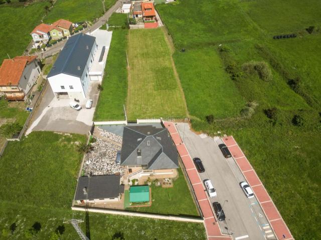 Casa en venta en Santander, Monte. CHALET EN BARRIO BOLADO 18 MONTE, SANTANDER. Casas.