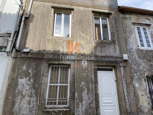 Casa en venta en Santiago de Compostela, Ensanche Sar. CASA CON JARDÍN PARA REFORMAR EN VENTA EN SANTIAGO DE COMPOSTELA. Casas Santiago de.