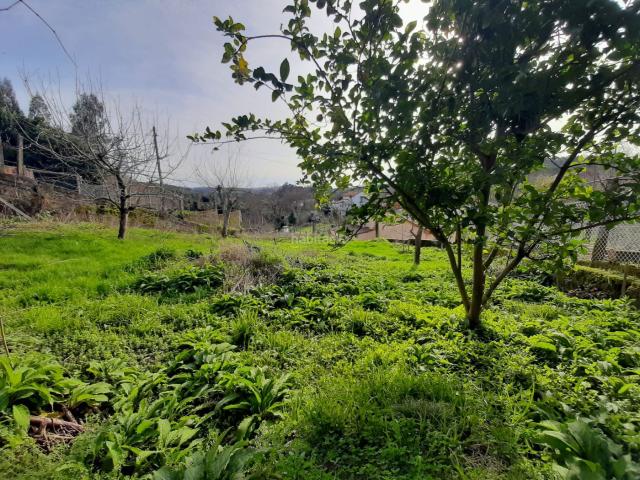 Casa en venta en Santiago de Compostela, Parroquias de Santiago. CASA EN FIGUEIRAS PARA RESTAURAR DE 114 METROS CUADRADOS Y UNA PRECIOSA FINCA DE 425 METROS, EN PAZOS, FIGUEIRAS, ZONA MUY SOLEAD.