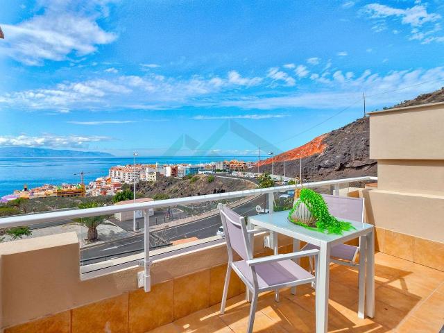 Casa en venta en Santiago del Teide, Puerto de Santiago. Amplio chalet luminoso con excelentes calidades en Puerto Santiago. Casas Santiago del.