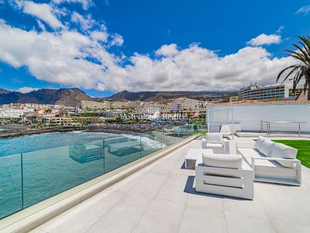 Casa en venta en Santiago del Teide, Puerto de Santiago. Exclusiva villa ubicada sobre el oceano, con vistas panoramicas. Casas Santiago del.