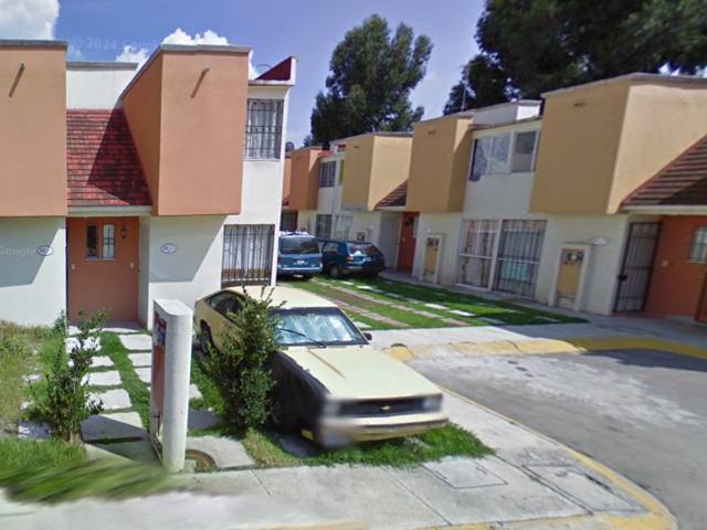 Casa en venta en Santiago Teyahualco, Tultepec, México