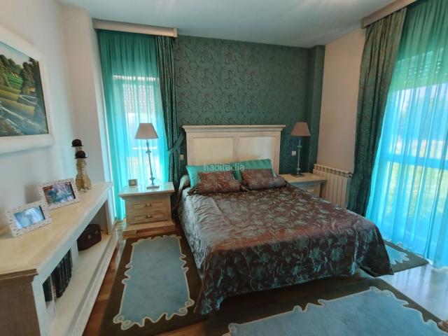 Casa en venta en Santillana del Mar. SE VENDE CHALET ESQUINERO EN VIVEDA SANTILLANA DEL MAR. Casas Santillana del.
