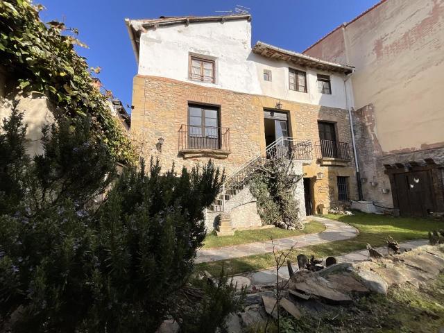 Casa en venta en Santo Domingo de la Calzada. Espectacular casa en Santo Domingo de la Calzada La Rioja. Casas Santo Domingo de la.