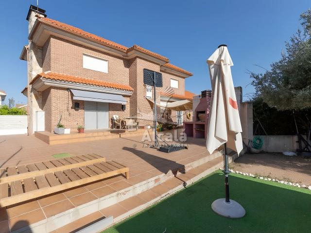 Casa en venta en Santos de la Humosa Los. FANTÁSTICO CHALET INDIVIDUAL DE CINCO DORMITORIOS EN LA ZONA MIRAMADRID SANTOS DE LA HUMOSA. Casas Santos de la Humosa.