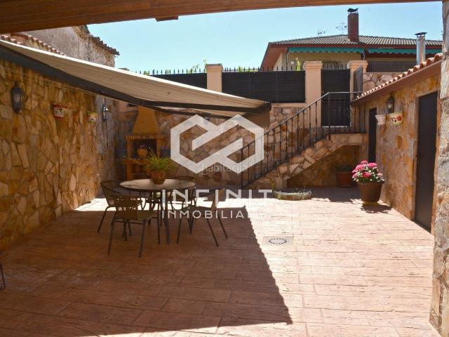 Casa en venta en Santorcaz. COMO NUEVA, CON PATIO DE ENSUEÑO Y LISTA PARA ENTRAR A VIVIR. Casas.