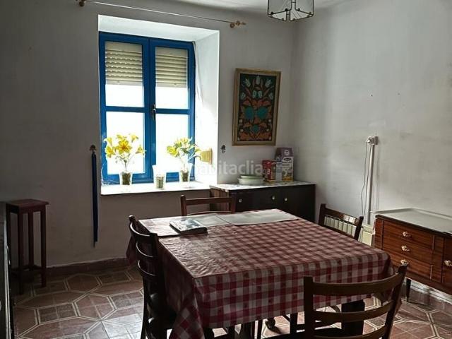 Casa en venta en Santovenia de la Valdoncina. CASA DE PUEBLO DE 435 M2 CON PATIO EN QUINTANA DE RANEROS 10 Km León Ciudad. Casas Santovenia de la.
