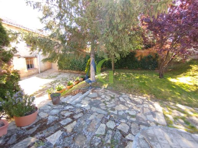 Casa en venta en Santovenia de la Valdoncina. Casas Santovenia de la.