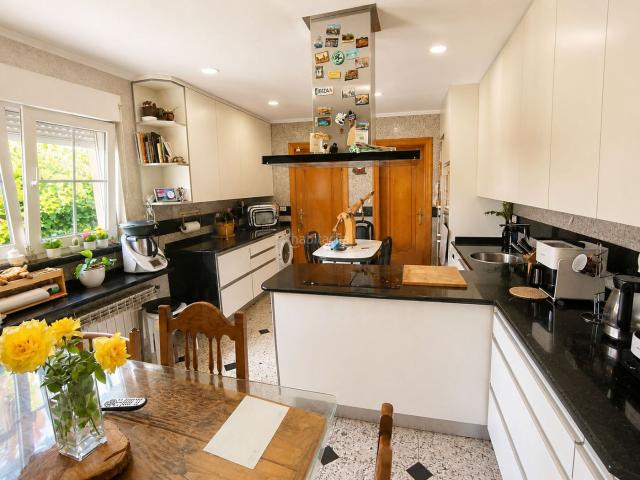 Casa en venta en Santovenia de Pisuerga. Casas Santovenia de.