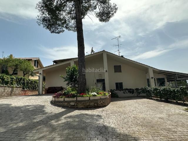 Casa en venta en Santpedor. CASA UNIFAMILIAR CON PISCINA. Casas.