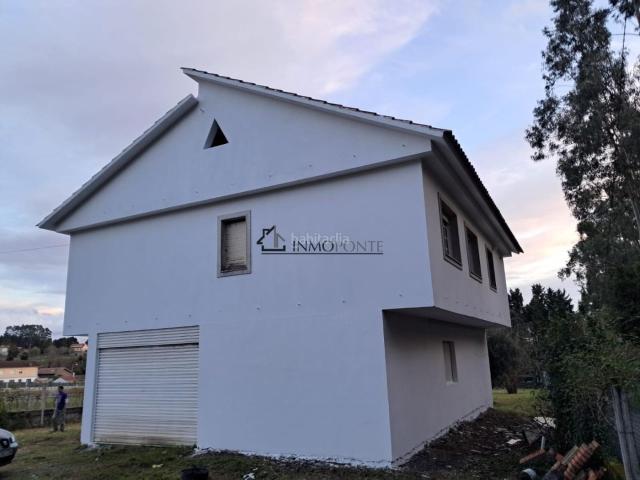 Casa en venta en Sanxenxo, Adina Portonovo. Chalet con parcela en zona privilegiada de Sanxenxo A tan solo 4 minutos a pie de la Playa de Silgar y a 10 minutos de O Grove y l. Casas.