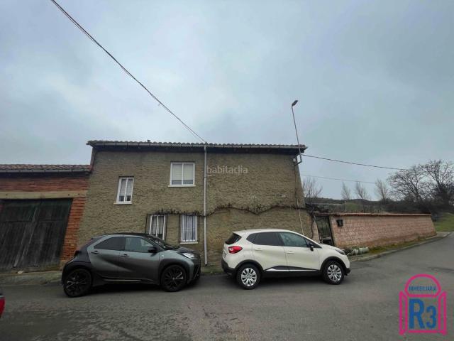 Casa en venta en Sariegos. Casa con finca para reformar. Casas.